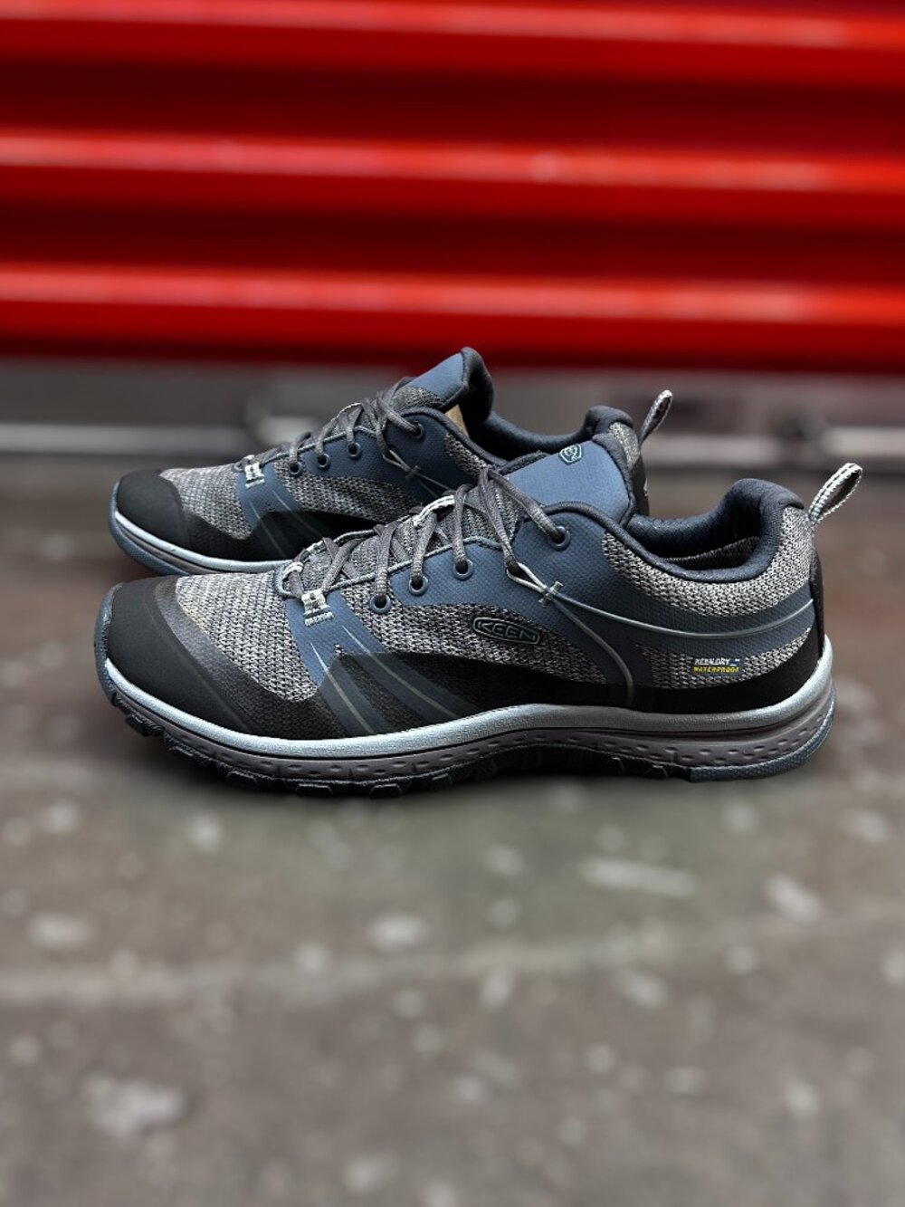 Keen Waterproof Trail Hiking Shoes Men’s Size 10 Gray Outdoor Lightweight